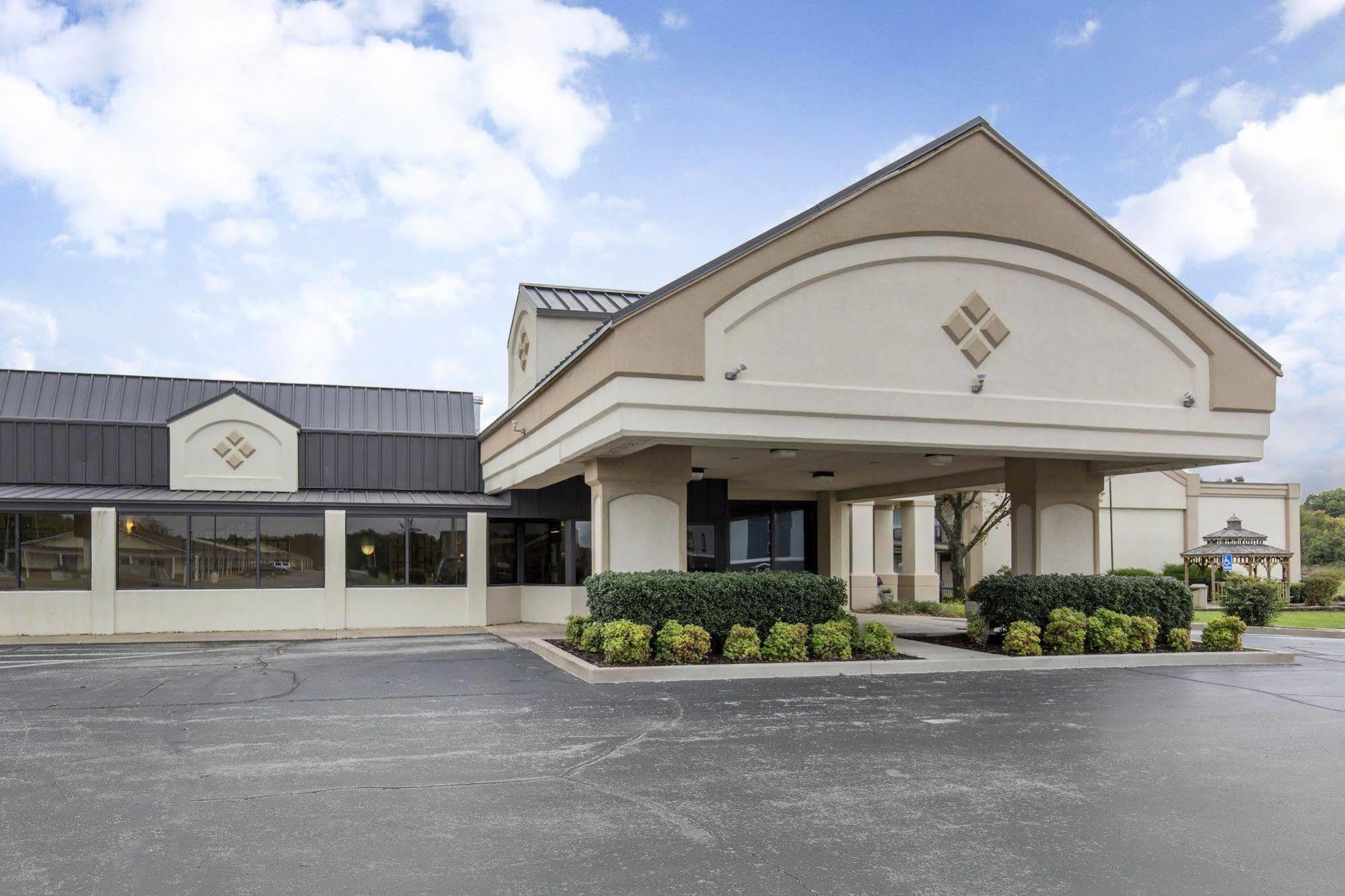 Days Inn By Wyndham Pittsburg Ks Exteriér fotografie