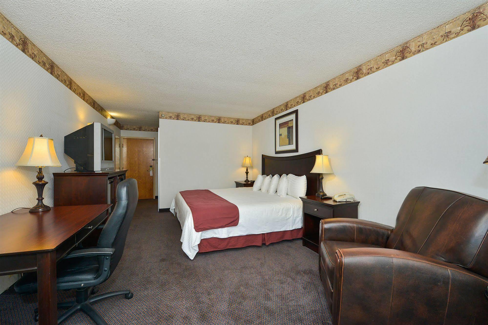Days Inn By Wyndham Pittsburg Ks Exteriér fotografie