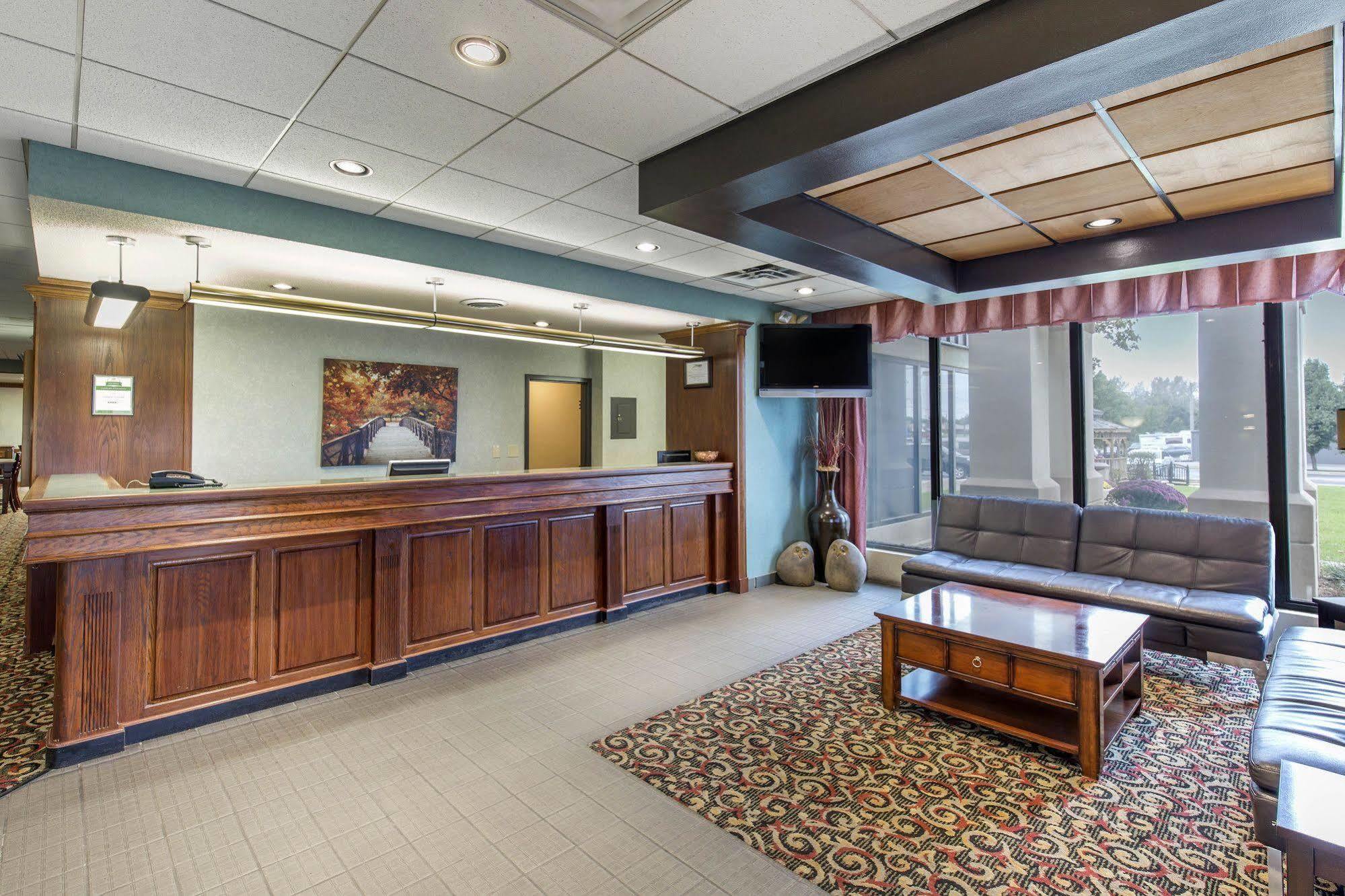 Days Inn By Wyndham Pittsburg Ks Exteriér fotografie